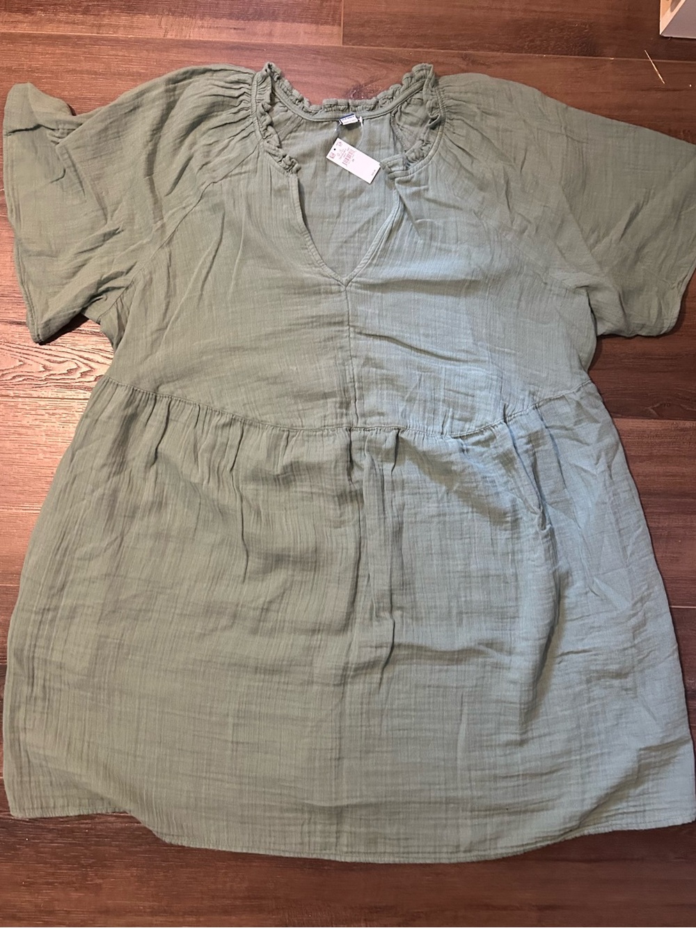 Old Navy Sage Green V-Neck Short Sleeve Dress - Picture 2 of 8